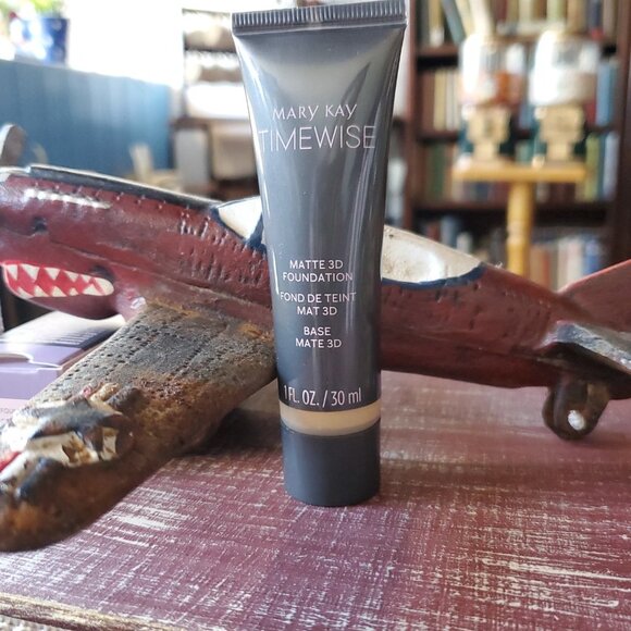 Beige N 190 (Neutral) Matte 3D Foundation Combo to Oily Mary Kay Timewise - Picture 8 of 8